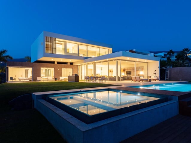 Abama architects: Leonardo Omar Arquitectos