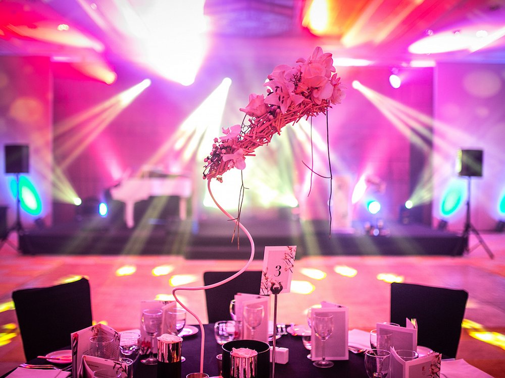 Table centrepieces by Carlos Curbelo at the Abama Opera Gala